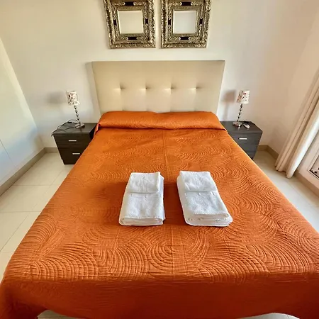 Plaza Espana - 3 Bedroom - Lual * Нерха