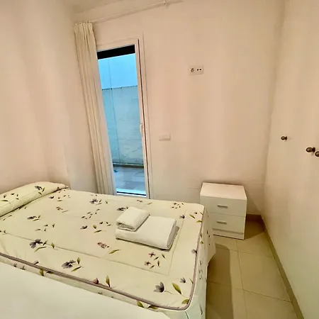 Апартаменты Plaza Espana - 3 Bedroom - Lual