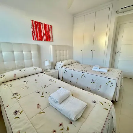 Plaza Espana - 3 Bedroom - Lual * Нерха